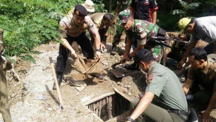 Ekosistem Rusak, Ratusan Lubang Tambang Emas Gunung Manggar Jember Ditutup Paksa Ekosistem Rusak, Ratusan Lubang Tambang Emas Gunung Manggar Jember Ditutup Paksa