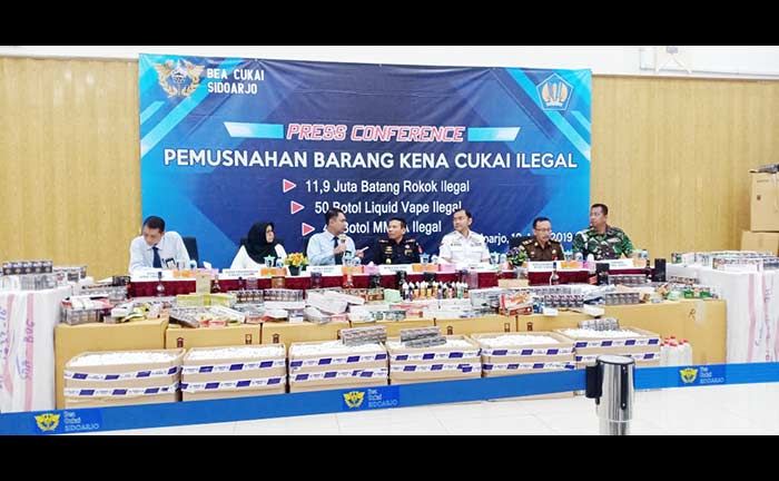 Bea Cukai Sidoarjo Musnahkan 11 Juta Lebih Batang Rokok Ilegal Bea Cukai Sidoarjo Musnahkan 11 Juta Lebih Batang Rokok Ilegal