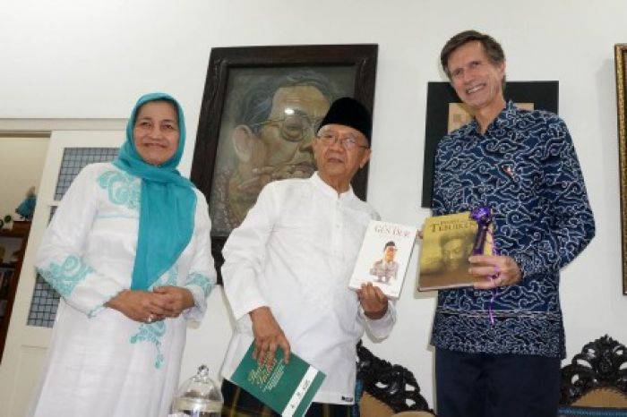 ​Ingatkan Pemberontakan PKI, Gus Solah Serukan Pengibaran Bendera Setengah Tiang Jumat Besok