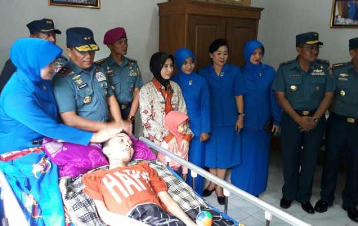 Pangarmatim Berikan Bantuan untuk Zadam Diky Samudra Pangarmatim Berikan Bantuan untuk Zadam Diky Samudra