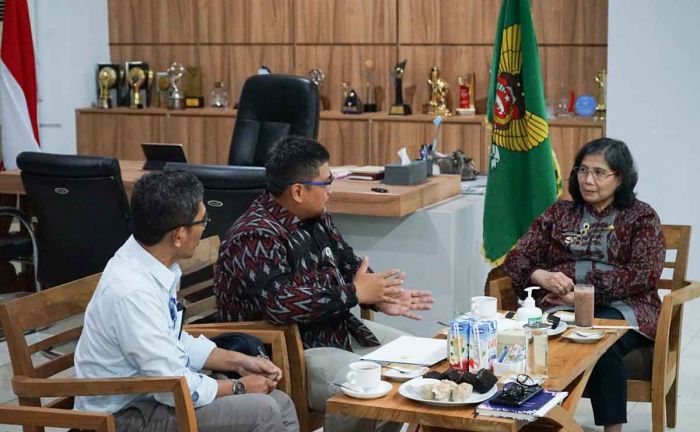 Terima Kunjungan Manajer PLN UP 3 Kediri, Zanariah Bahas Pelbagai Hal Terima Kunjungan Manajer PLN UP 3 Kediri, Zanariah Bahas Pelbagai Hal