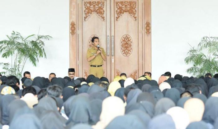Kumpulkan 2.038 Tenaga Honorer Dindik, Bupati Madiun Sampaikan Ini Kumpulkan 2.038 Tenaga Honorer Dindik, Bupati Madiun Sampaikan Ini