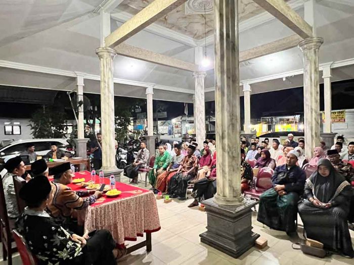 Tim Wakaf Kantah Pasuruan Laksanakan Penandatanganan Massal di Desa Randupitu Tim Wakaf Kantah Pasuruan Laksanakan Penandatanganan Massal di Desa Randupitu