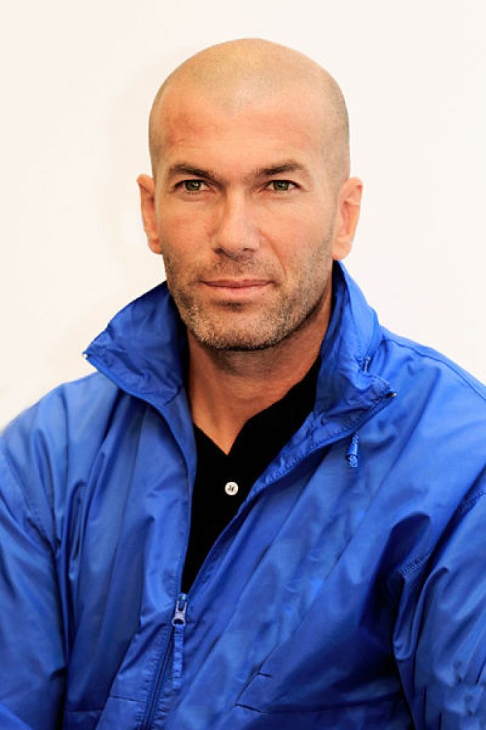 Profil Zinedine Zidane, Sang Maestro Sepak Bola Prancis Profil Zinedine Zidane, Sang Maestro Sepak Bola Prancis