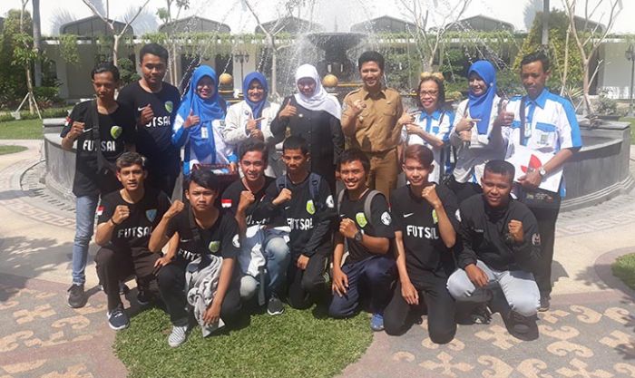 Bahas Polemik GBT, Anytime, Anywhere, Khofifah Siap Ketemu Risma Bahas Polemik GBT, Anytime, Anywhere, Khofifah Siap Ketemu Risma