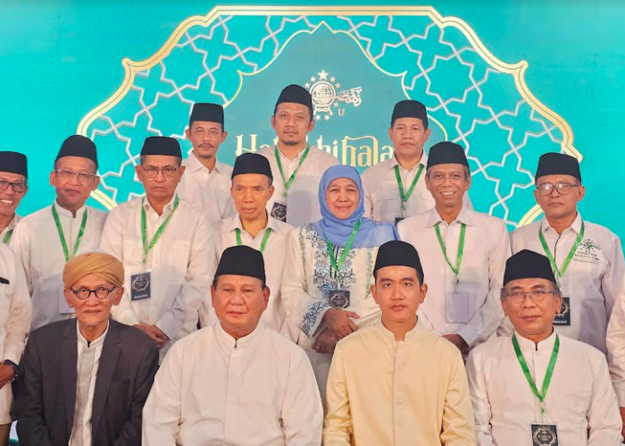 Khofifah Dukung Penuh Komitmen PBNU Kawal Pemerintahan Prabowo-Gibran Khofifah Dukung Penuh Komitmen PBNU Kawal Pemerintahan Prabowo-Gibran