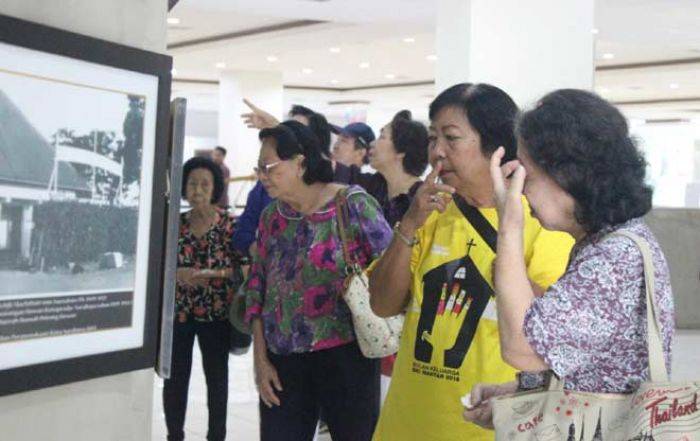 Keliling Surabaya Peringati Hari Pariwisata Dunia Keliling Surabaya Peringati Hari Pariwisata Dunia