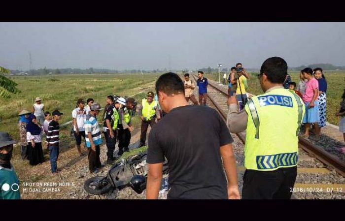 Kecelakaan Kereta Api Vs Motor di Tulangan, 1 Korban Tewas Seketika Kecelakaan Kereta Api Vs Motor di Tulangan, 1 Korban Tewas Seketika