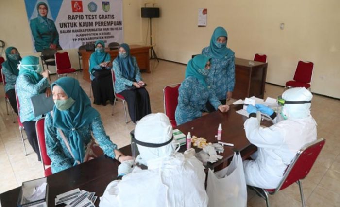 Peringati Hari Ibu, Tim Penggerak PKK Kabupaten Kediri Gelar Rapid Test Gratis Peringati Hari Ibu, Tim Penggerak PKK Kabupaten Kediri Gelar Rapid Test Gratis