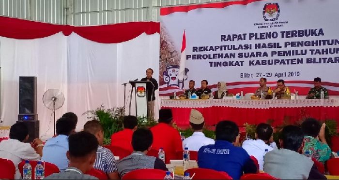 Hadiri Pembukaan Pleno Rekapitulasi Suara, Bupati Blitar: Jaga Ketenteraman Usai Pemilu