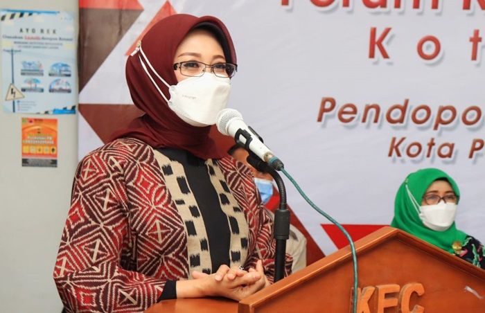 Pemkot Bersama Forum Komunikasi Cak dan Ning Kota Pasuruan Gelar Kerja Bakti di Panggungrejo Pemkot Bersama Forum Komunikasi Cak dan Ning Kota Pasuruan Gelar Kerja Bakti di Panggungrejo