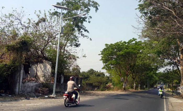 Alami Kenaikan, Biaya Penerangan Jalan Umum di Kabupaten Pasuruan Capai Rp 2,424 Miliar Per Bulan Alami Kenaikan, Biaya Penerangan Jalan Umum di Kabupaten Pasuruan Capai Rp 2,424 Miliar Per Bulan