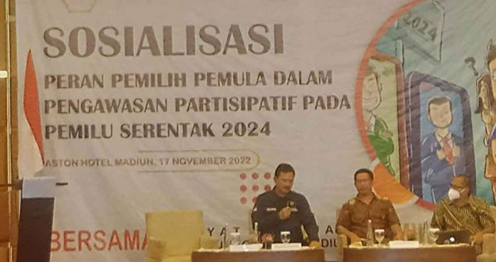 Hadiri Sosialisasi Bawaslu, Wali Kota Madiun: Awasi dan Tindak Tegas Penyimpangan Pemilu 2024 Hadiri Sosialisasi Bawaslu, Wali Kota Madiun: Awasi dan Tindak Tegas Penyimpangan Pemilu 2024