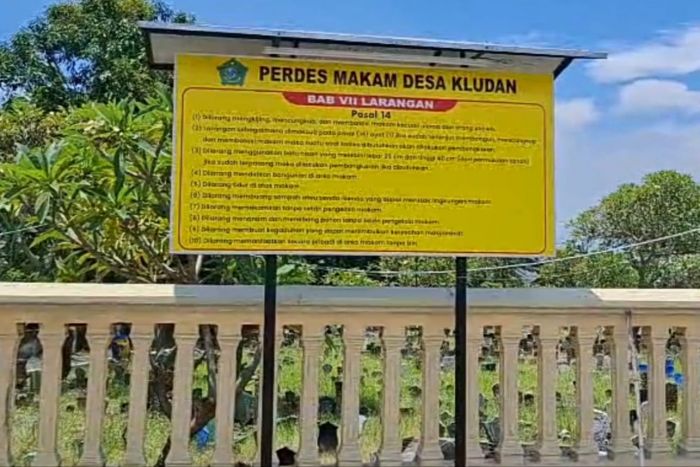 Heboh Nisan Disilang Merah di Makam Kludan SIdoarjo, Perdes Tuai Kontroversi