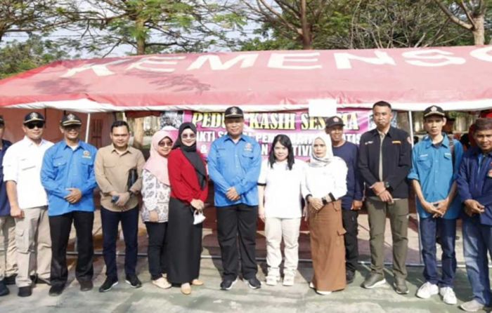 Sekda Izul Marom Pimpin Apel Peringatan Bulan Bhakti Karang Taruna Kabupaten Blitar Sekda Izul Marom Pimpin Apel Peringatan Bulan Bhakti Karang Taruna Kabupaten Blitar