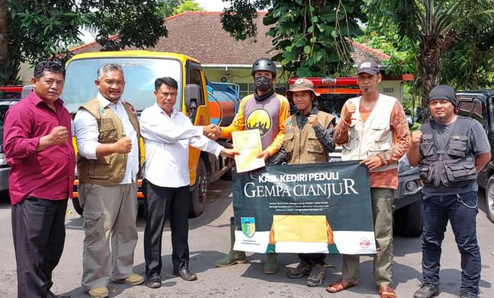 Kepala BPBD Kabupaten Kediri Lepas Relawan ke Cianjur Kepala BPBD Kabupaten Kediri Lepas Relawan ke Cianjur