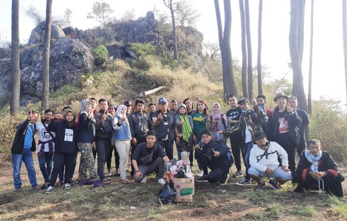 Cabup Sugiri Sancoko Sapa Pemuda Milenial di Gunung Pringgitan Cabup Sugiri Sancoko Sapa Pemuda Milenial di Gunung Pringgitan