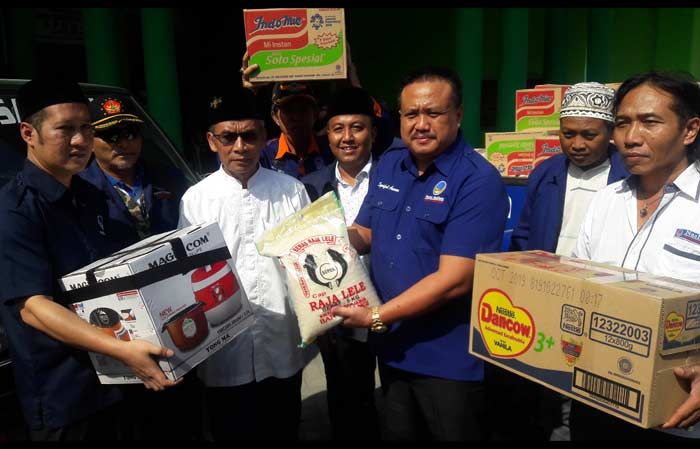 Nasdem Gresik Kirim Bantuan Sembako ke Palu, Sigi, dan Donggala Nasdem Gresik Kirim Bantuan Sembako ke Palu, Sigi, dan Donggala