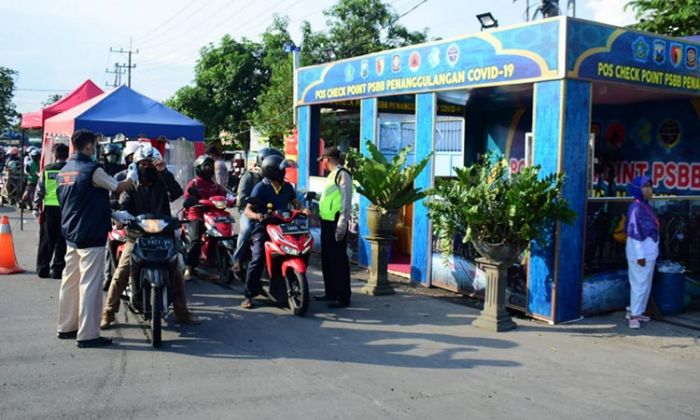 65 Pelanggar Jam Malam di Sidoarjo Ditindak, yang Kedapatan Nongkrong Langsung Jalani Rapid Test 65 Pelanggar Jam Malam di Sidoarjo Ditindak, yang Kedapatan Nongkrong Langsung Jalani Rapid Test