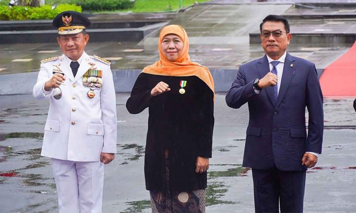 Khofifah Jadi Satu-satunya Gubernur Penerima Satyalancana Karya Bhakti Praja Nugraha Khofifah Jadi Satu-satunya Gubernur Penerima Satyalancana Karya Bhakti Praja Nugraha