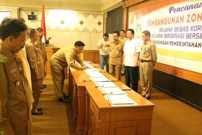 Bupati Sambari Canangkan 10 OPD Masuk Zona Bebas Korupsi