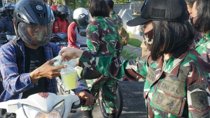 Lanal Palu Berbagi Keberkahan di Bulan Suci Ramadan Lanal Palu Berbagi Keberkahan di Bulan Suci Ramadan