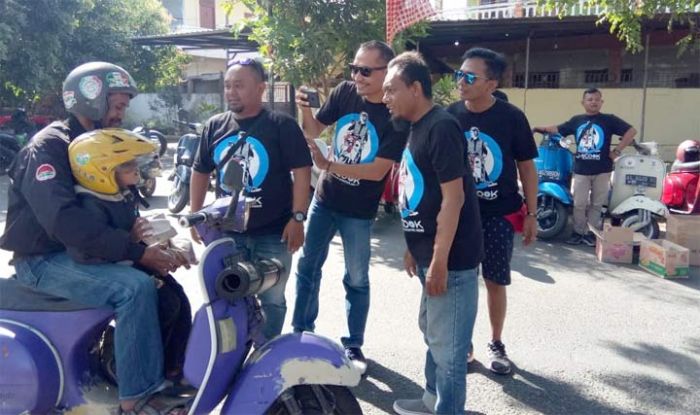 J-Scook Berbagi kepada Scooterist Nusantara di Kediri J-Scook Berbagi kepada Scooterist Nusantara di Kediri