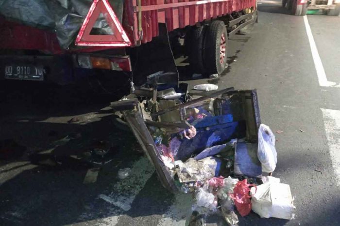 Tabrak Bokong Truk Trailer, Pengendara Motor di Karangpilang Surabaya Tewas di Tempat Tabrak Bokong Truk Trailer, Pengendara Motor di Karangpilang Surabaya Tewas di Tempat