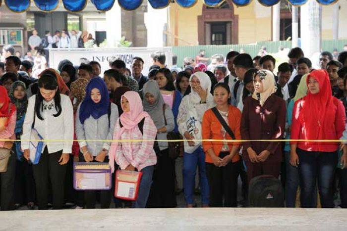 6000 Pencari Kerja Serbu Bursa Kerja Terbuka di Balai Pemuda 6000 Pencari Kerja Serbu Bursa Kerja Terbuka di Balai Pemuda