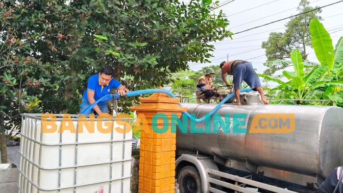 Sumur Warga Tercemar, PT SGN MKSO Tebu Kebun Dhoho Kediri Beri Bantuan Air Bersih Sumur Warga Tercemar, PT SGN MKSO Tebu Kebun Dhoho Kediri Beri Bantuan Air Bersih