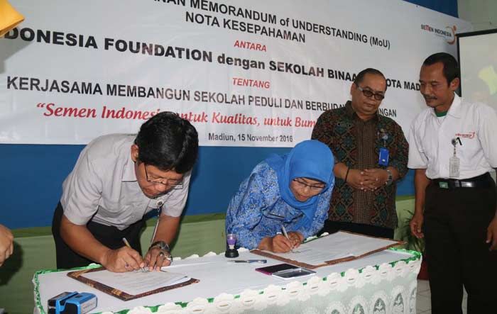 Semen Indonesia Foundation Dukung Pembangunan Sekolah Berwawasan dan Berbudaya Lingkungan di Madiun