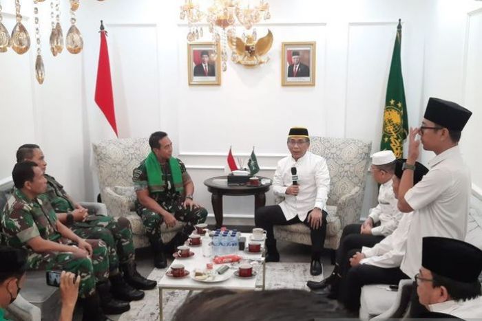 Gus Yahya Balas Cak Imin: Jangan Pakai Identitas NU Gus Yahya Balas Cak Imin: Jangan Pakai Identitas NU