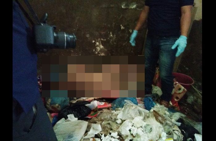 Mayat Perempuan Tewas dalam Kamar Kos di Tuban Diduga Akibat Sakit Diabetes Mayat Perempuan Tewas dalam Kamar Kos di Tuban Diduga Akibat Sakit Diabetes