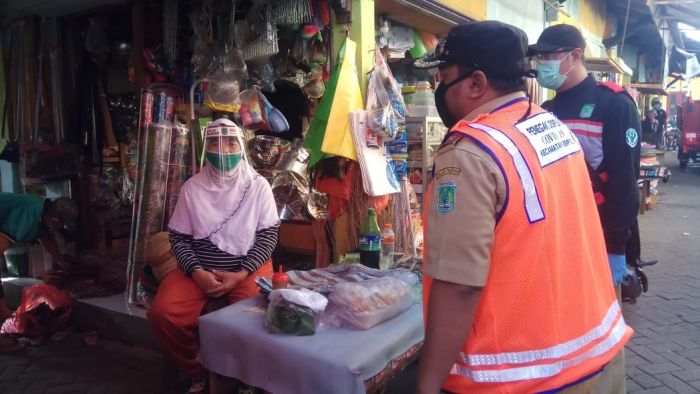 Operasi Yustisi di Pasar Kepulungan, 11 Pelanggar Terjaring Operasi Yustisi di Pasar Kepulungan, 11 Pelanggar Terjaring