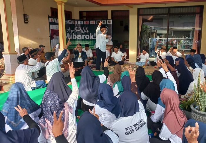 Paslon Mubarok Gemakan Kemenangan saat Sapa Warga di Sejumlah Desa Kecamatan Gedeg Mojokerto Paslon Mubarok Gemakan Kemenangan saat Sapa Warga di Sejumlah Desa Kecamatan Gedeg Mojokerto