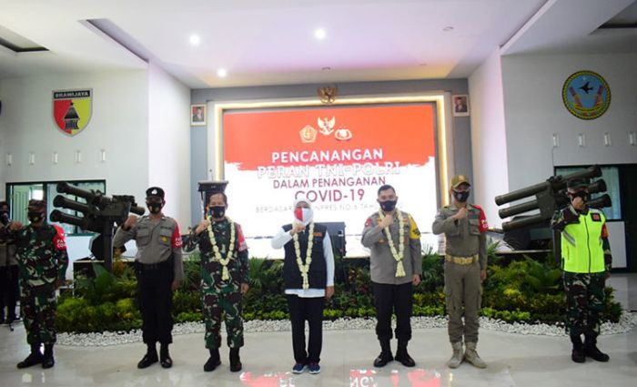 Tingkatkan Disiplin Protokol Kesehatan di Masyarakat, Forkopimda Jatim Perkuat Sinergitas TNI-Polri Tingkatkan Disiplin Protokol Kesehatan di Masyarakat, Forkopimda Jatim Perkuat Sinergitas TNI-Polri