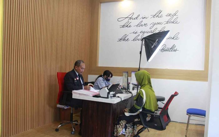 Wujudkan Layanan Publik Berkualitas untuk Kelompok Rentan, Imigrasi Malang Raih Penghargaan Wujudkan Layanan Publik Berkualitas untuk Kelompok Rentan, Imigrasi Malang Raih Penghargaan