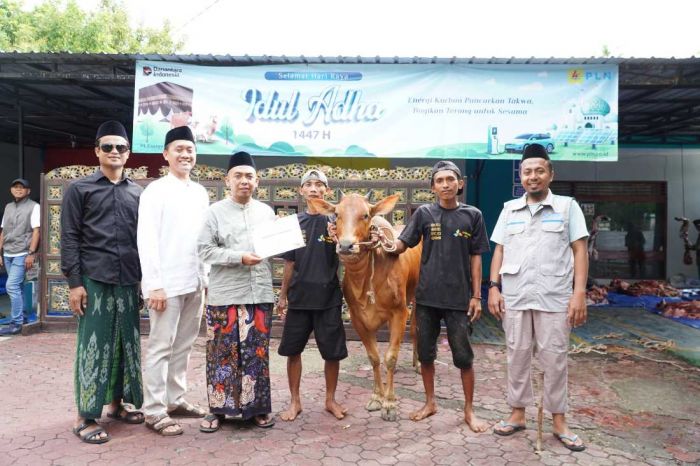 PLN UP3 Madura Kurban 10 Sapi dan 8 Kambing, Tebar Kepedulian di Momentum Iduladha