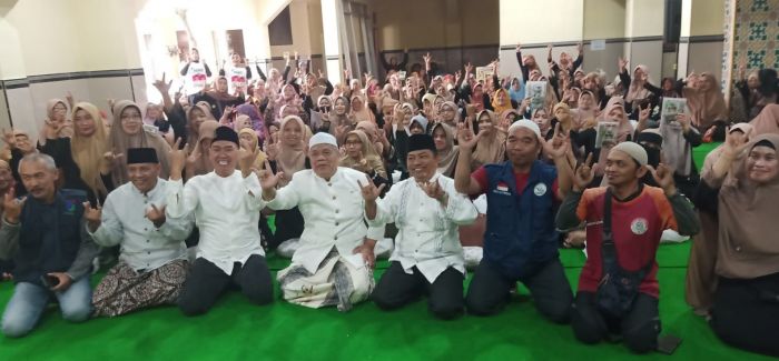 Meski Isu Miring Menerpa, Tak Menyurutkan Dukungan Warga ke Abah Anton di Pilwalkot Malang Meski Isu Miring Menerpa, Tak Menyurutkan Dukungan Warga ke Abah Anton di Pilwalkot Malang