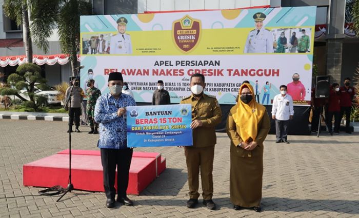 Peduli Masyarakat Terdampak, Korpri Gresik Serahkan Bantuan 15 Ton Beras