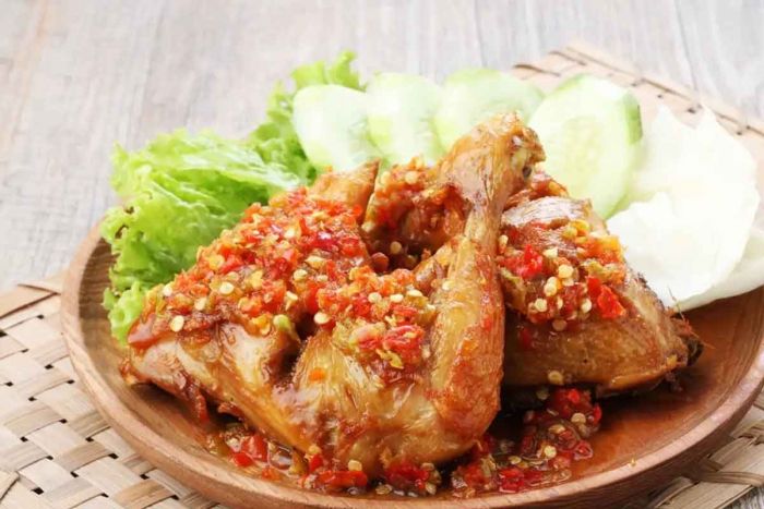 Rekomendasi Restoran di Surabaya yang Sajikan Makan Khas Jawa Timur Rekomendasi Restoran di Surabaya yang Sajikan Makan Khas Jawa Timur