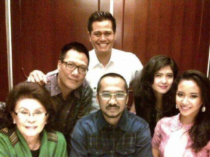 Inilah Foto Samad dan Elvira yang Diposting sebagai Nikah Siri Inilah Foto Samad dan Elvira yang Diposting sebagai Nikah Siri