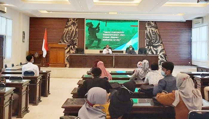 BPJS Ketenagakerjaan Tuban Sosialisasikan Perubahan Kepesertaan Sektor Jasa Konstruksi BPJS Ketenagakerjaan Tuban Sosialisasikan Perubahan Kepesertaan Sektor Jasa Konstruksi
