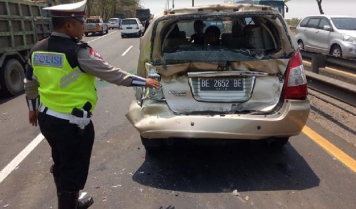 Kecelakaan Beruntun di Tol Sidoarjo Kecelakaan Beruntun di Tol Sidoarjo