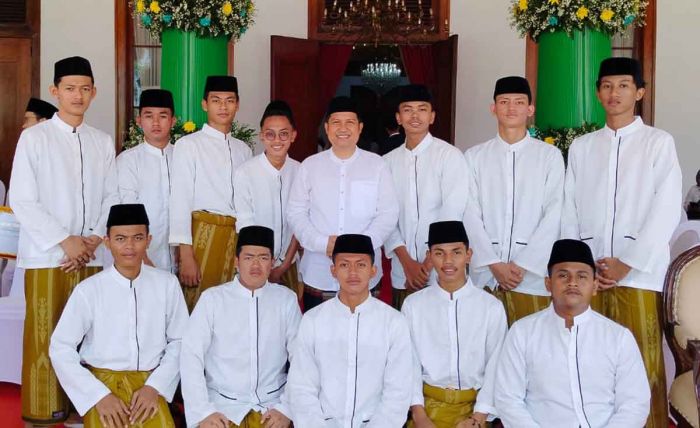 Peringati Hari Santri Nasional, Sekretaris OPOP Dinobatkan Jadi Tokoh Penggerak Ekonomi Pesantren Peringati Hari Santri Nasional, Sekretaris OPOP Dinobatkan Jadi Tokoh Penggerak Ekonomi Pesantren