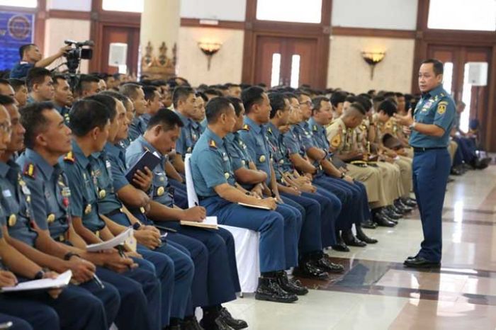 Asops Kasal Beri Pembekalan kepada Perwira Korps Pelaut Asops Kasal Beri Pembekalan kepada Perwira Korps Pelaut