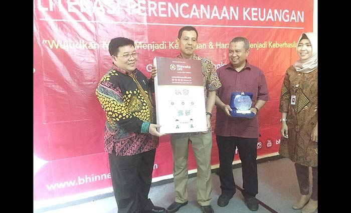 Puluhan Guru SMA di Kediri Ikuti Pelatihan Perencanaan Keuangan Puluhan Guru SMA di Kediri Ikuti Pelatihan Perencanaan Keuangan