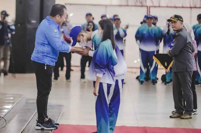 Para Atlet Berprestasi dalam Porprov Jatim 2022 di Jember Sudah Terima Reward Para Atlet Berprestasi dalam Porprov Jatim 2022 di Jember Sudah Terima Reward