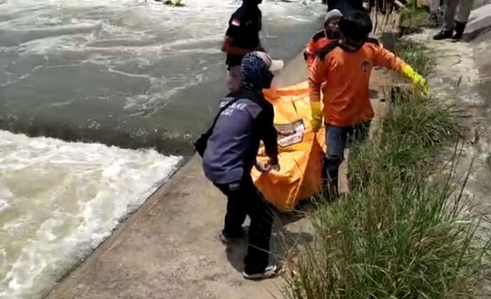 Mayat Mr. X Ditemukan Mengambang di Dam Karet Jombang Mayat Mr. X Ditemukan Mengambang di Dam Karet Jombang