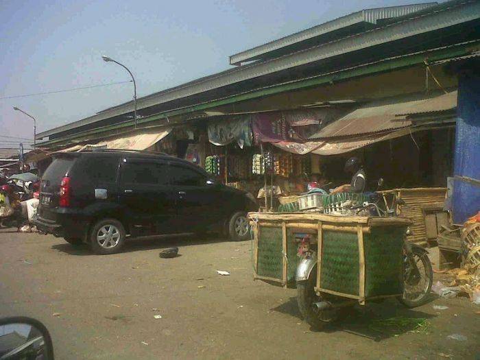 Lahan Terminal Krian Menyempit Akibat Dipakai Kios